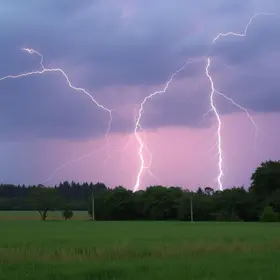 Assis deve ter um dia com trovões e raios nesta terça-feira