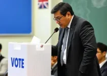 votação no EE Prof. Carlos Alberto de Oliveira
